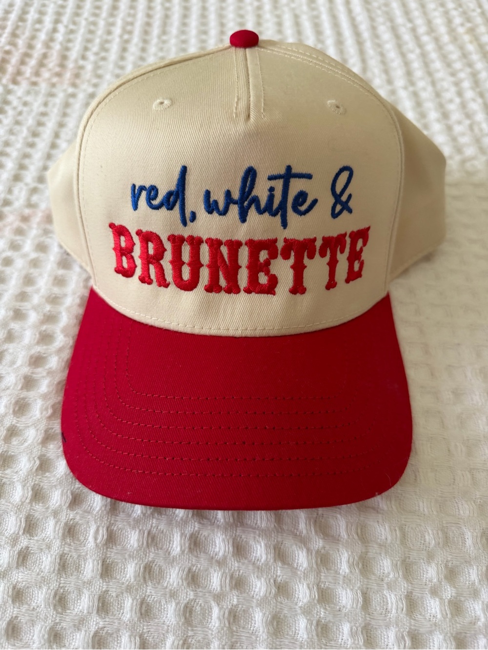 RED WHITE & BRUNETTE TRUCKER HAT